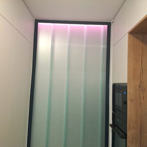 GL_85FI * prosklená příčka s led osvětlením RD